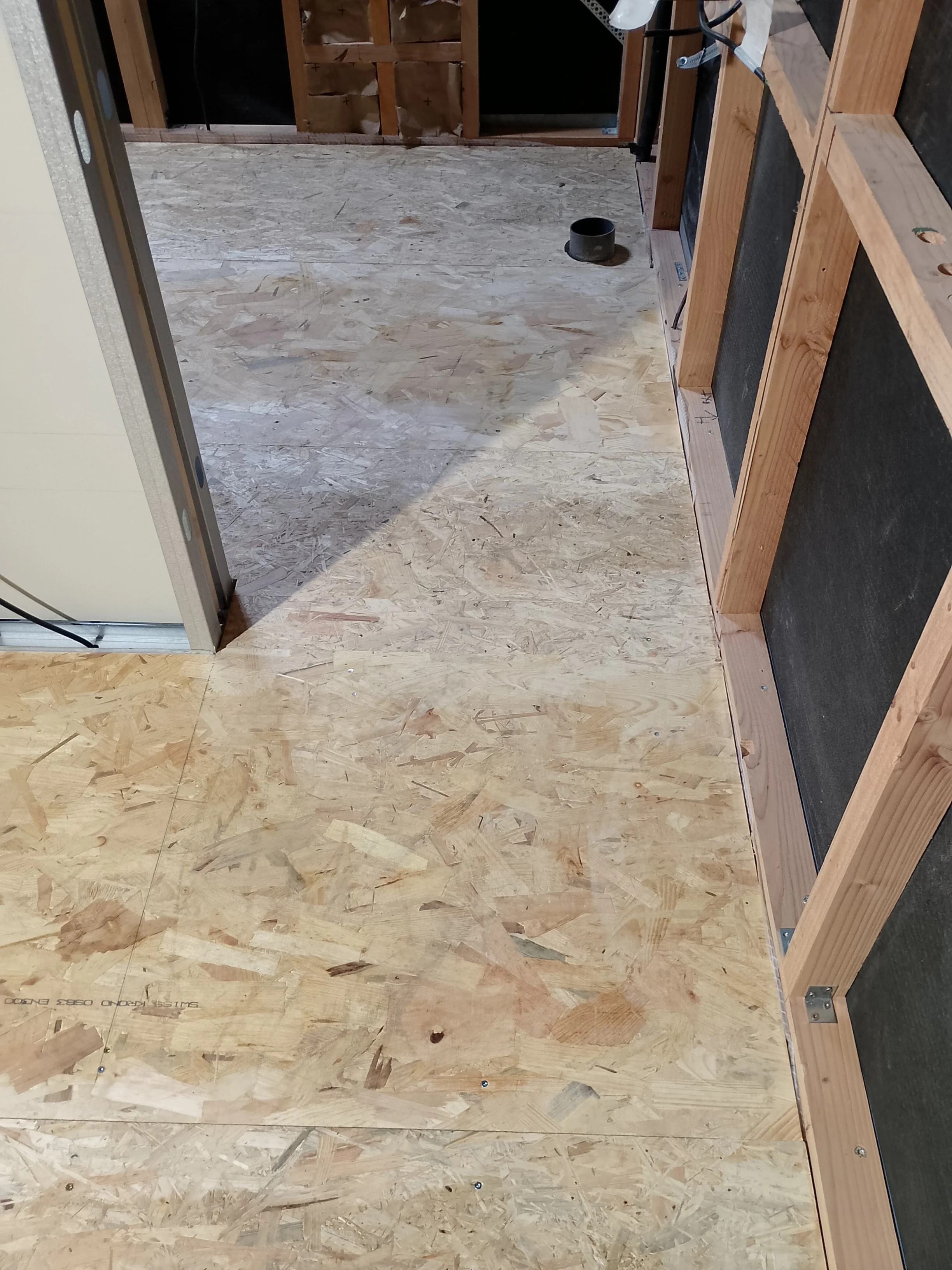 Ma petite maison roulante fabrication modele borealis 10 12 2025 pose sol osb sdb 014